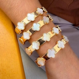 Bracelete Trevo Madrepérola