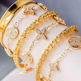 Pulseira Trevos com Detalhe Cravejado