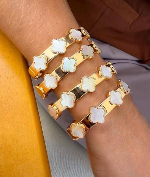 Bracelete Trevo Madrepérola