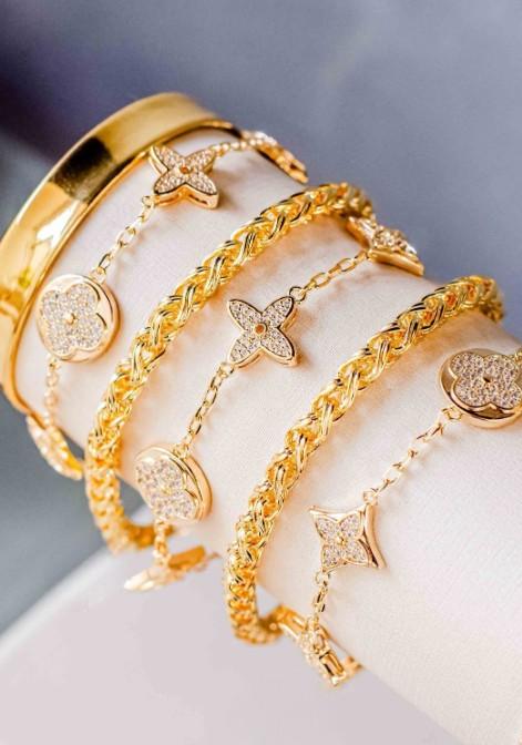 Pulseira Trevos com Detalhe Cravejado